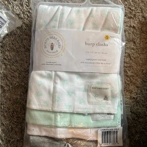 Burt's Bees Baby Organic Burp Cloths in White and Mint